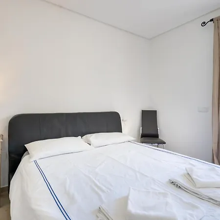 Apartament Lets In The Sun Golf Gardens