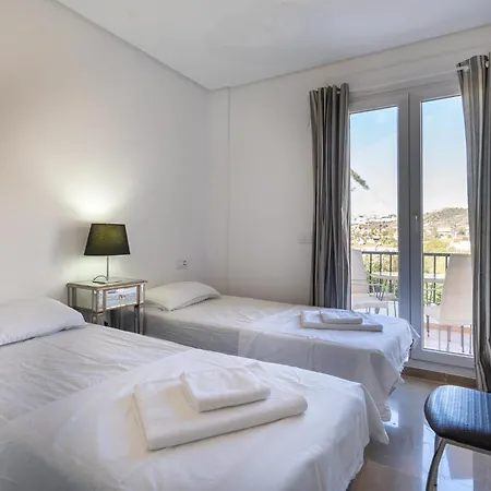 Apartament Lets In The Sun Golf Gardens